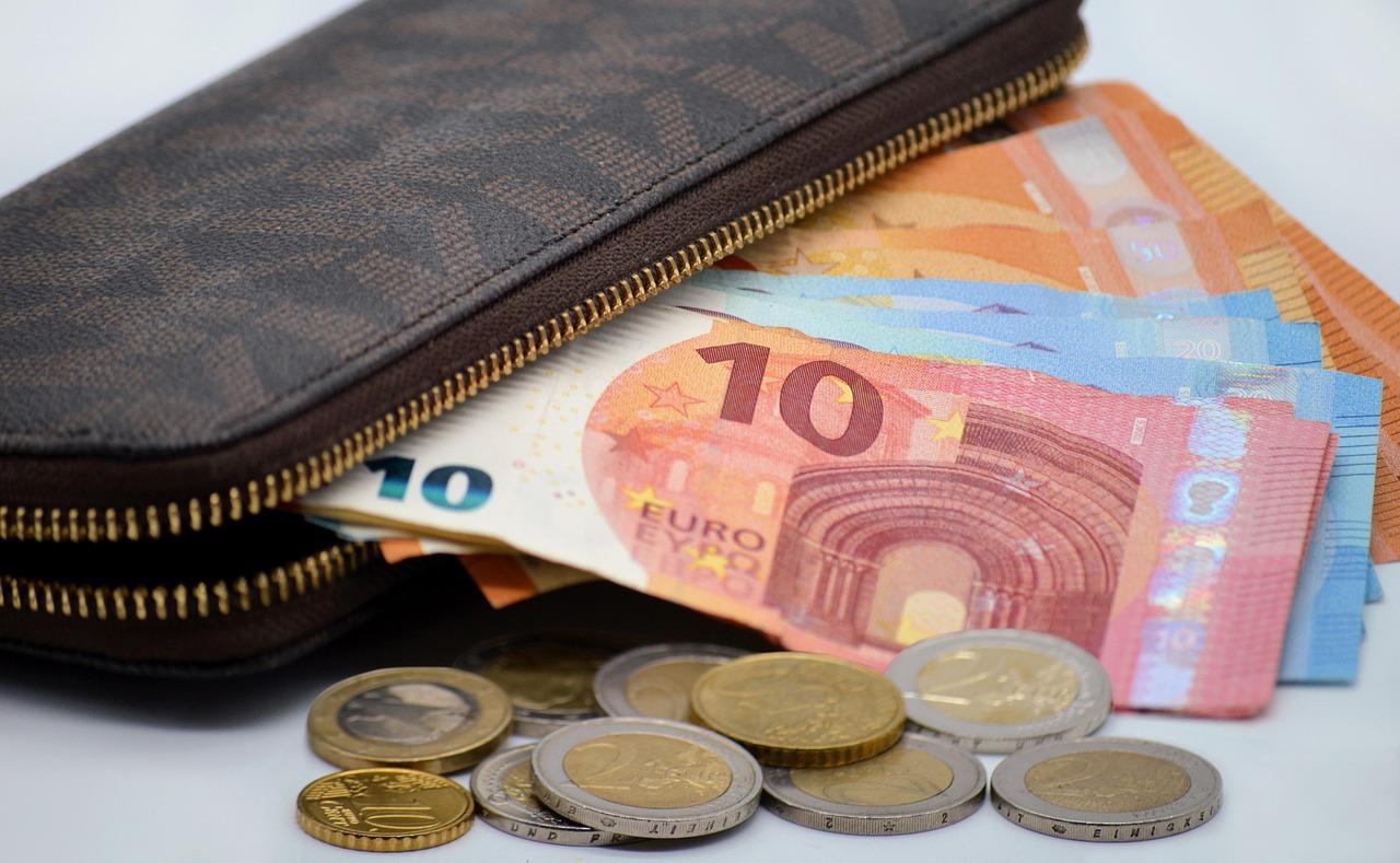 Inflation and Energy Costs Tighten Family Budgets as Markets Rally